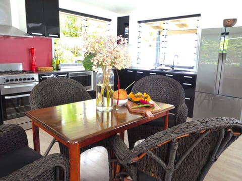 modern appliances, gas cooking, filtered water from the faucet to drink