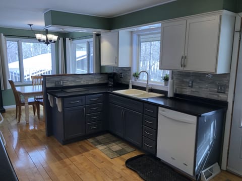 The newly renovated kitchen is bright and airy!