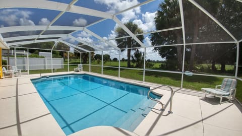 House, 5 Bedrooms | Pool