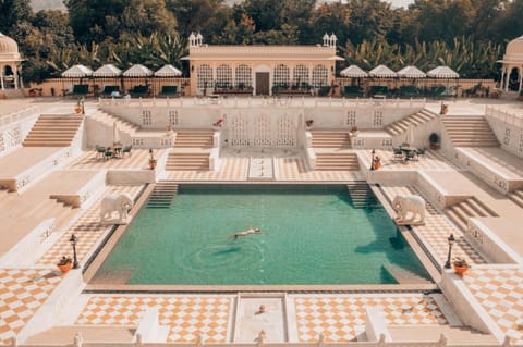 3 outdoor pools, pool umbrellas, sun loungers