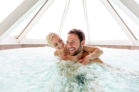 Sauna, hot tub, steam room, hot stone massages, massages