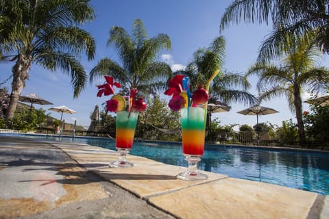 Poolside bar