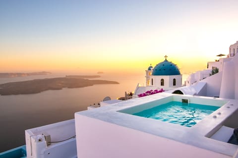 Honeymoon Suite (Outdoor Hot Tub - Caldera View) | Water view