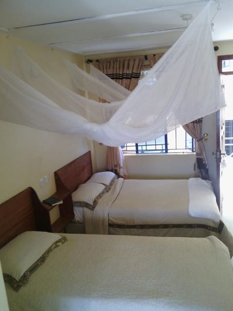 Executive Cottage | Minibar, desk, blackout drapes, free WiFi