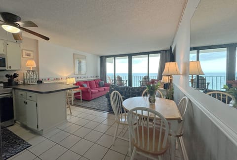 Welcome to Royal Garden Resort 811!