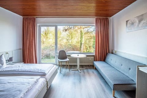 Basic Single Room | Desk, free WiFi, wheelchair access