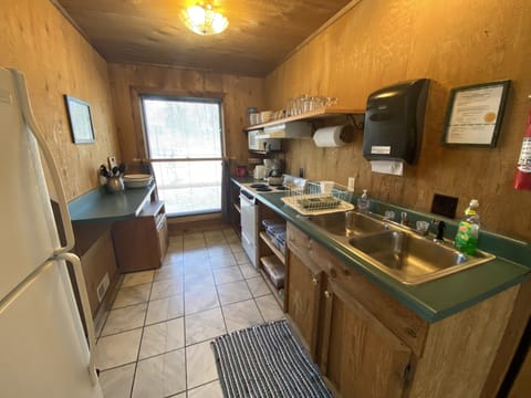 Standard House, 1 Bedroom, Non Smoking (Woodland Carriage House, Kitchen) | Private kitchen | Cookware/dishes/utensils