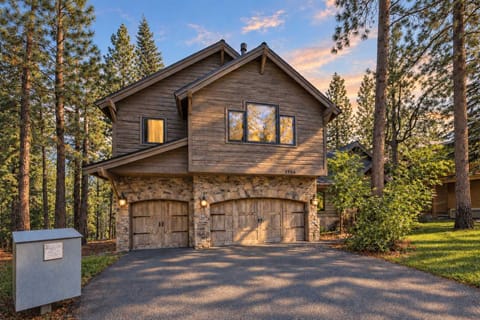 Quiet Montgomery Estates location near High Meadow Trailhead, with Heavenly Village and Lake Tahoe about 4.5 miles away. Sleeps up to 10 guests plus additional children under 6, with 24/7 local support throughout your stay.