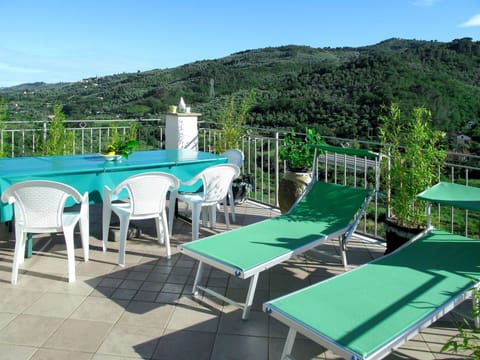 Sky, Cloud, Table, Property, Furniture, Nature, Azure, Natural Landscape, Outdoor Furniture, Outdoor Table