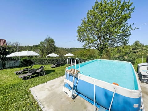 Swimming Pool, Garden, Leisure, Lawn, Shade, Umbrella, Landscaping, Outdoor Furniture, Park, Backyard