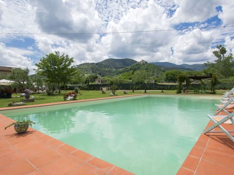 Swimming Pool, Property, Resort, Real Estate, Sky, Leisure, Water, Vacation, House, Estate