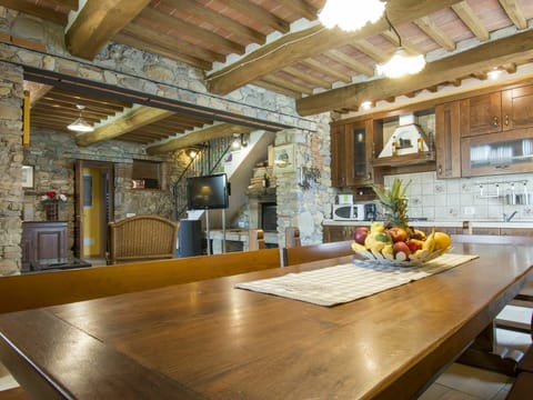 Room, Property, Building, Ceiling, Beam, Countertop, Interior Design, Home, Furniture, Wood