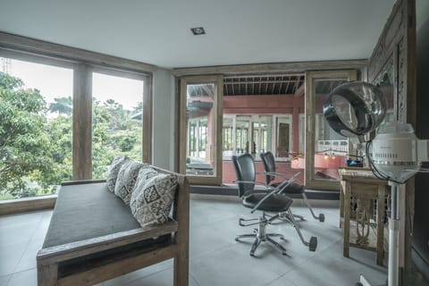 Aromatherapy, body scrubs, facials, manicures and pedicures