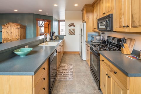 Cook a delicious meal | Main Level