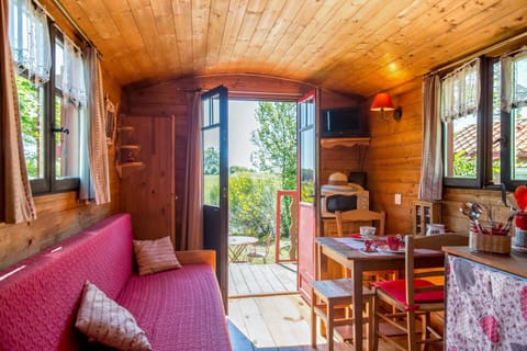 Room Roulotte Trailer | View from room