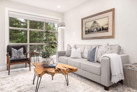 "Nicest unit we’ve stayed at the Aspens - exquisite attention to detail, very thorough and responsive host who goes the extra mile to ensure your stay is perfect." R.K. Jan 2026 