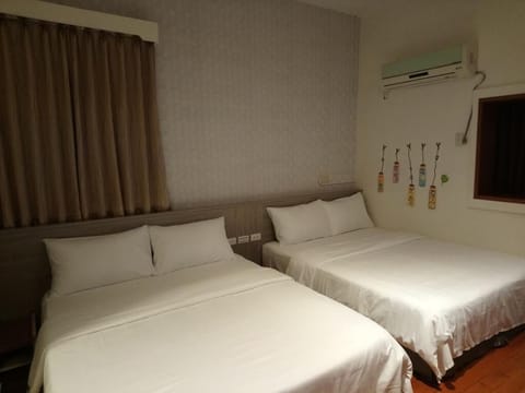 Standard Quadruple Room | Blackout drapes, free WiFi, bed sheets
