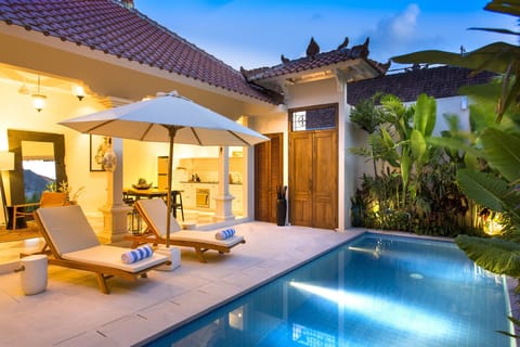 Front of property - evening/night