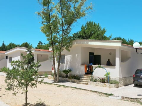 Property, House, Home, Real Estate, Building, Residential Area, Tree, Neighbourhood, Landscape, Land Lot