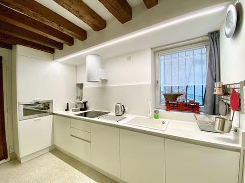 Luxury Apartment, 2 Bedrooms | Private kitchen | Full-size fridge, microwave, oven, stovetop