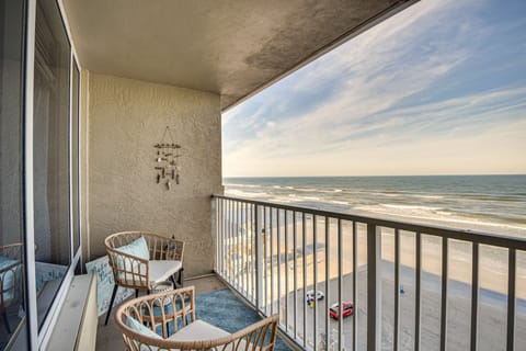 Daytona Beach Vacation Rental | 2BR | 2BA | Step-Free Access Via Elevator