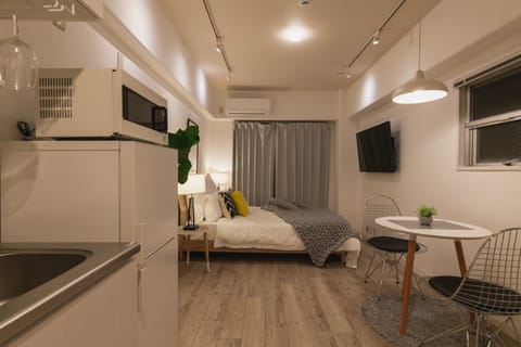 5-A | Living area | Flat-screen TV