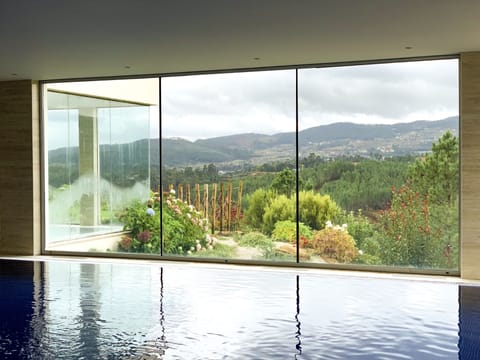 2 indoor pools, 2 outdoor pools, free cabanas, pool umbrellas