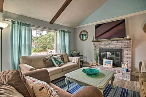 Dennis Vacation Rental | 4BR | 2BA | 1-Story House | Stairs Required for Access