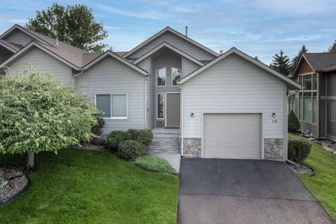 Front entryway with ample parking | Exterior