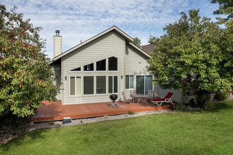 Hangout on the deck | Exterior