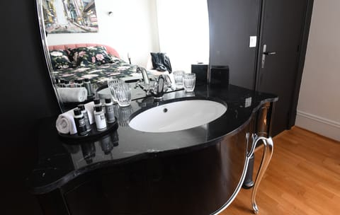 Superior Double Room (Hermine) | Bathroom sink