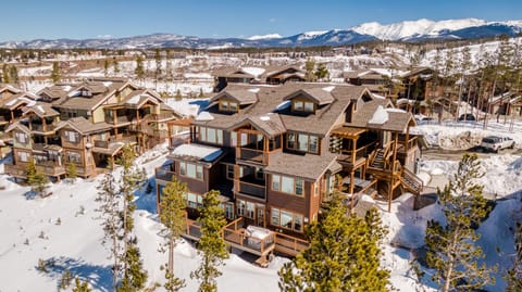 Condo, 2 Bedrooms | Exterior