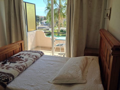 1 bedroom, premium bedding, minibar, desk