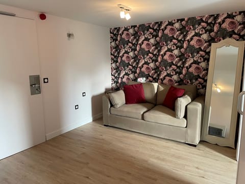 Premium bedding, individually decorated, desk, laptop workspace