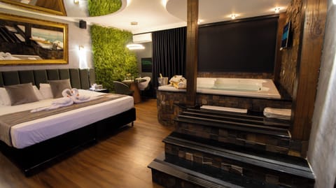 Premium Double Room Single Use | Individually decorated, individually furnished, desk, soundproofing