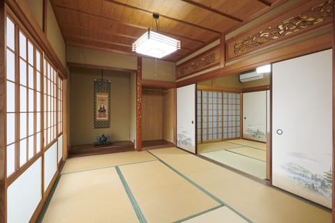 Private Vacation Home | 1 bedroom, desk, WiFi (free)
