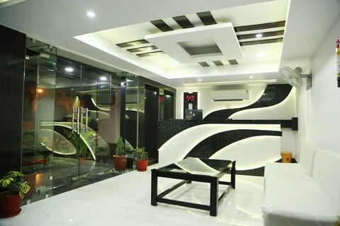 32-inch LCD TV with cable channels, offices
