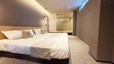 Deluxe Japanese-Western Room | Iron/ironing board, free WiFi, bed sheets