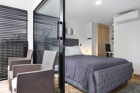 Bedroom/balcony