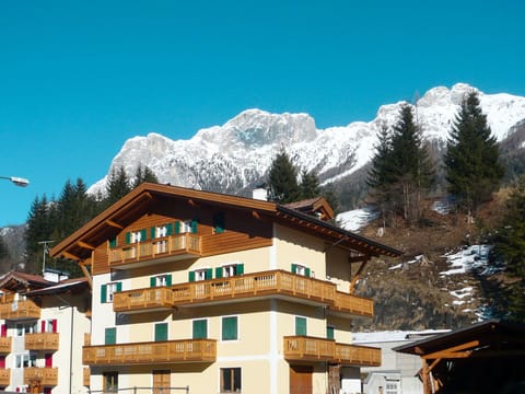 Snow, Property, Winter, House, Home, Building, Tree, Hill Station, Real Estate, Architecture