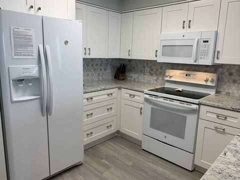 New cabinets and granite