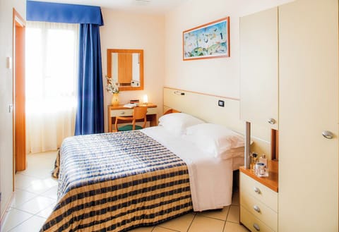 Standard Double Room | Desk, soundproofing, free WiFi