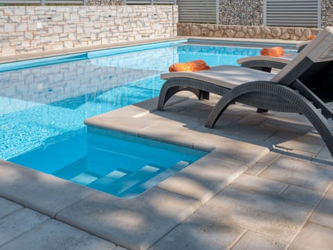 Tile, Swimming Pool, Blue, Property, Aqua, Turquoise, Floor, Sunlounger, Azure, Furniture