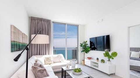 Penthouse, 2 Terraces, Ocean Views & Beach Access (9919)