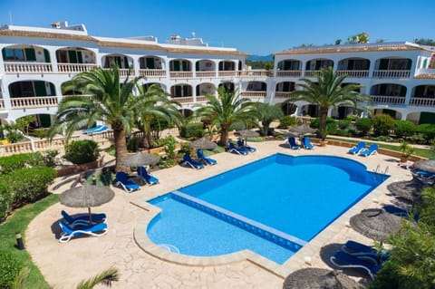 Water, Plant, Building, Sky, Swimming Pool, Azure, Tree, Seaside Resort, Condominium, Body Of Water