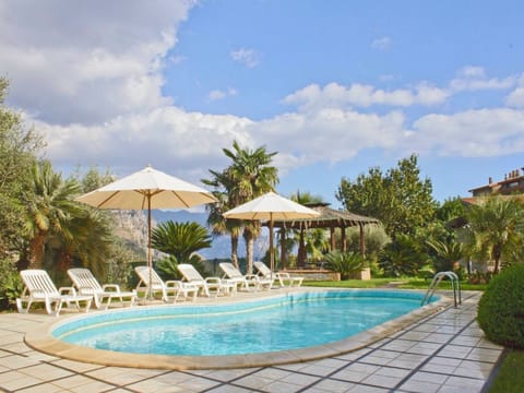 Seasonal outdoor pool, sun loungers