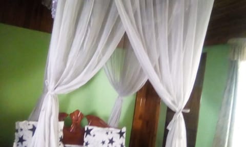 Double Room | Blackout drapes, free WiFi, bed sheets