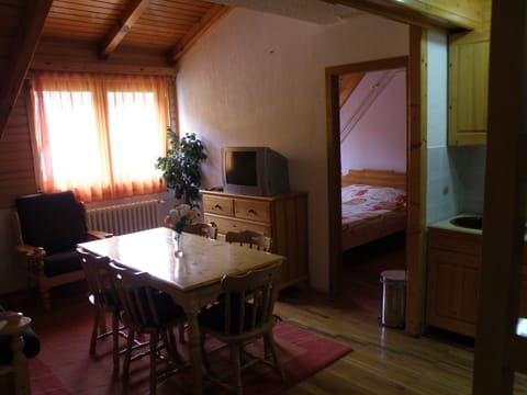 Comfort Apartment, 2 Bedrooms | Egyptian cotton sheets, premium bedding, down comforters