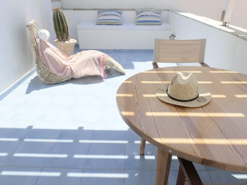 Studio, 1 Bedroom, Smoking, Balcony | Sundeck