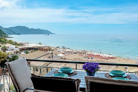 Apartment, 1 Bedroom, Balcony, Mountain View | Outdoor dining